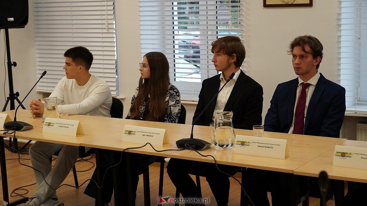 Inauguracyjna sesja Młodzieżowej Rady Miasta Ostrołęka [16.10.2025] - zdjęcie #5 - eOstroleka.pl