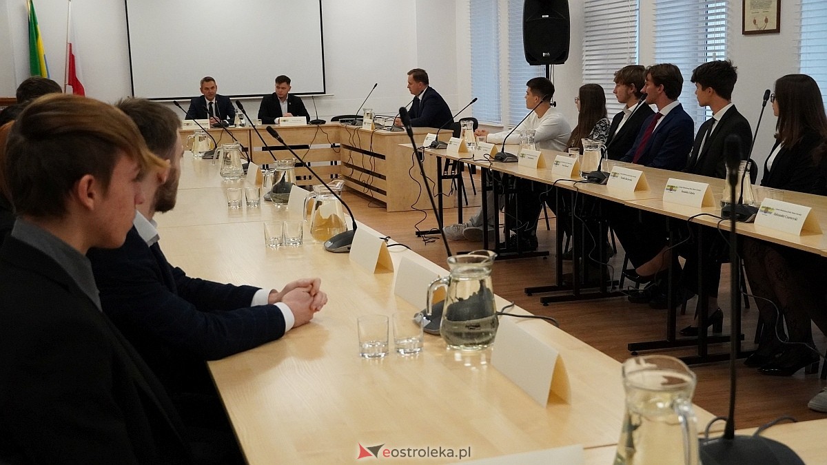 Inauguracyjna sesja Młodzieżowej Rady Miasta Ostrołęka [16.10.2025] - zdjęcie #2 - eOstroleka.pl