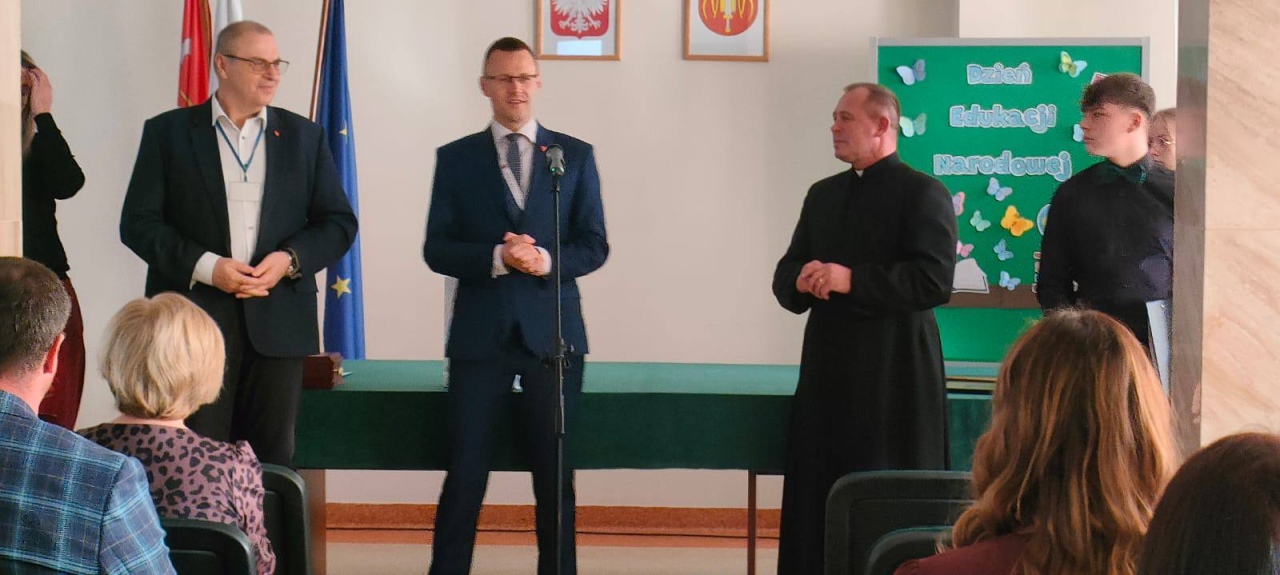 Gminne obchody Dnia Edukacji Narodowej w Rzekuniu [16.10.2025] - zdjęcie #22 - eOstroleka.pl