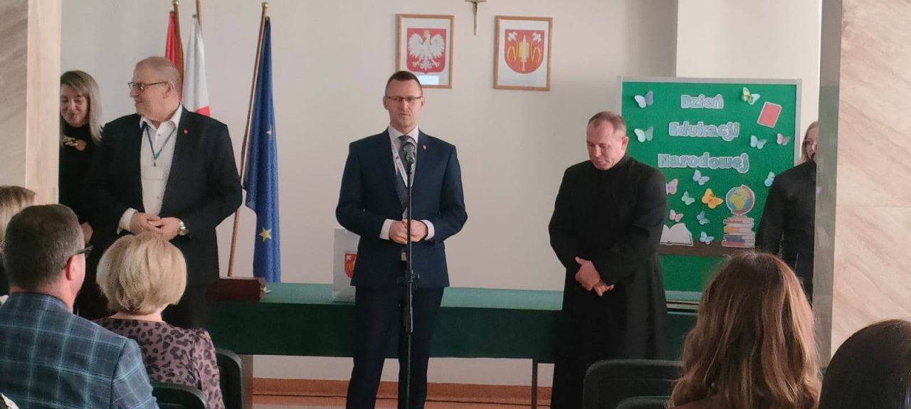 Gminne obchody Dnia Edukacji Narodowej w Rzekuniu [16.10.2025] - zdjęcie #1 - eOstroleka.pl
