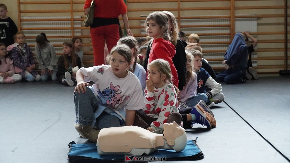 Kadzidło dołożyło swoją cegiełkę do ogólnopolskiego rekordu WOŚP! Lokalna społeczność uczyła się ratować życie z wielkim sercem [16.10.2025] - zdjęcie #98 - eOstroleka.pl