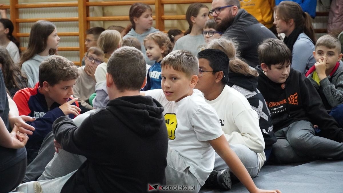 Kadzidło dołożyło swoją cegiełkę do ogólnopolskiego rekordu WOŚP! Lokalna społeczność uczyła się ratować życie z wielkim sercem [16.10.2025] - zdjęcie #79 - eOstroleka.pl