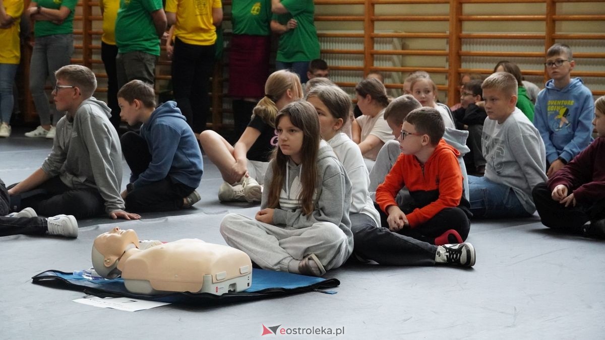 Kadzidło dołożyło swoją cegiełkę do ogólnopolskiego rekordu WOŚP! Lokalna społeczność uczyła się ratować życie z wielkim sercem [16.10.2025] - zdjęcie #78 - eOstroleka.pl
