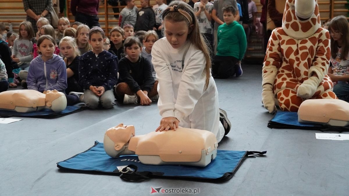 Kadzidło dołożyło swoją cegiełkę do ogólnopolskiego rekordu WOŚP! Lokalna społeczność uczyła się ratować życie z wielkim sercem [16.10.2025] - zdjęcie #69 - eOstroleka.pl