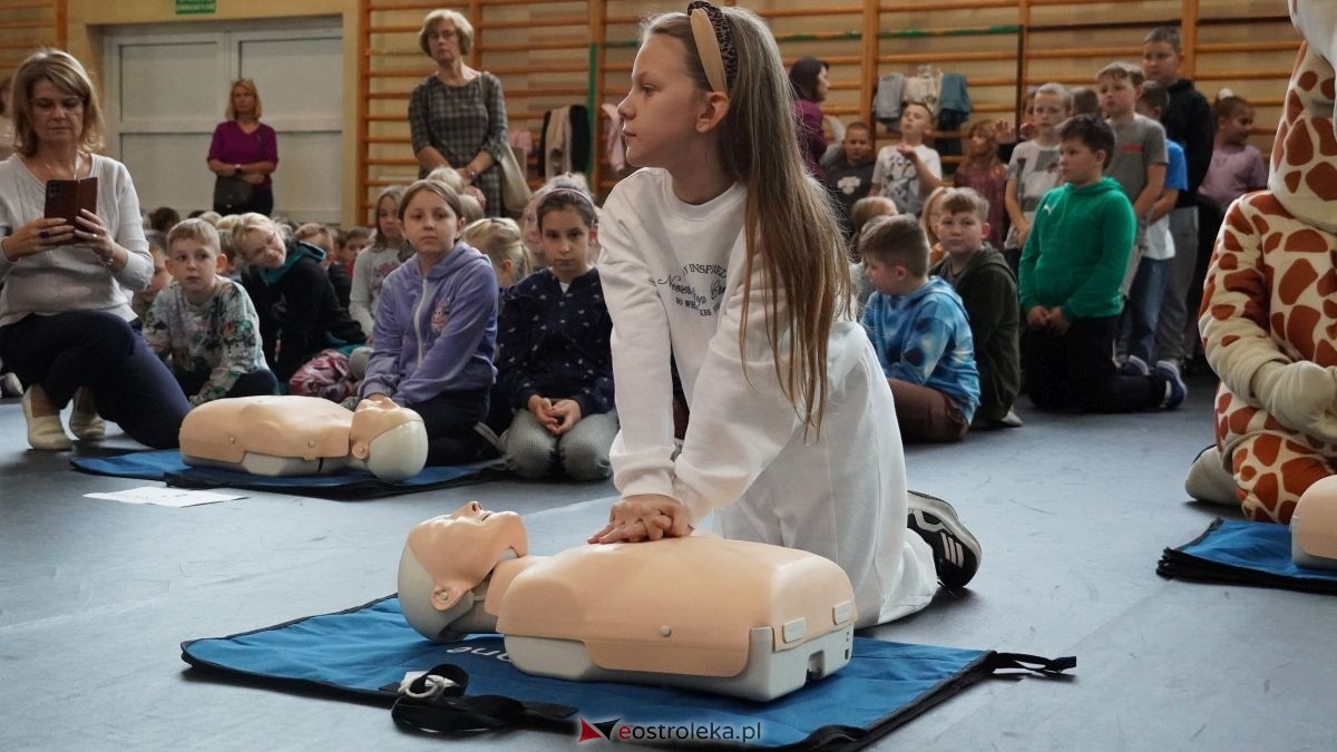 Kadzidło dołożyło swoją cegiełkę do ogólnopolskiego rekordu WOŚP! Lokalna społeczność uczyła się ratować życie z wielkim sercem [16.10.2025] - zdjęcie #68 - eOstroleka.pl