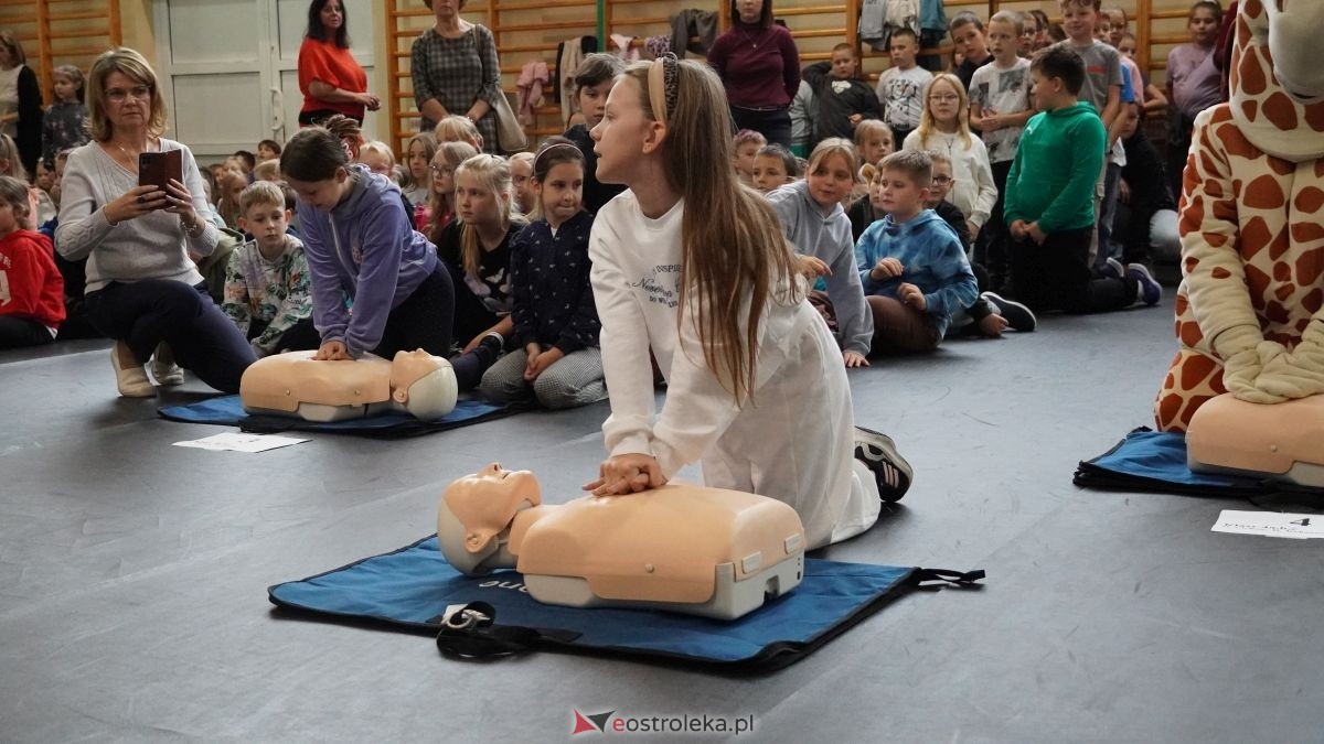 Kadzidło dołożyło swoją cegiełkę do ogólnopolskiego rekordu WOŚP! Lokalna społeczność uczyła się ratować życie z wielkim sercem [16.10.2025] - zdjęcie #67 - eOstroleka.pl