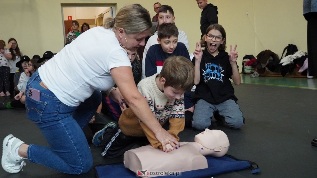 Kadzidło dołożyło swoją cegiełkę do ogólnopolskiego rekordu WOŚP! Lokalna społeczność uczyła się ratować życie z wielkim sercem [16.10.2025] - zdjęcie #55 - eOstroleka.pl