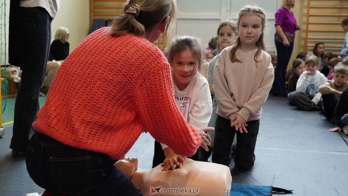 Kadzidło dołożyło swoją cegiełkę do ogólnopolskiego rekordu WOŚP! Lokalna społeczność uczyła się ratować życie z wielkim sercem [16.10.2025] - zdjęcie #54 - eOstroleka.pl
