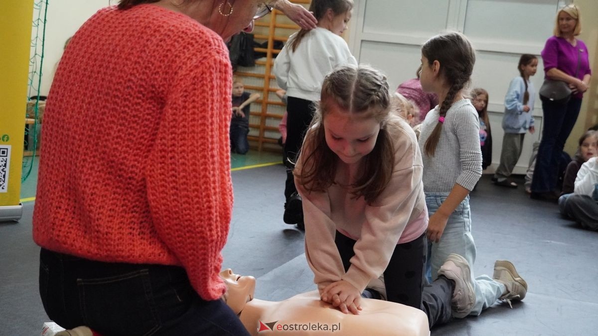 Kadzidło dołożyło swoją cegiełkę do ogólnopolskiego rekordu WOŚP! Lokalna społeczność uczyła się ratować życie z wielkim sercem [16.10.2025] - zdjęcie #52 - eOstroleka.pl