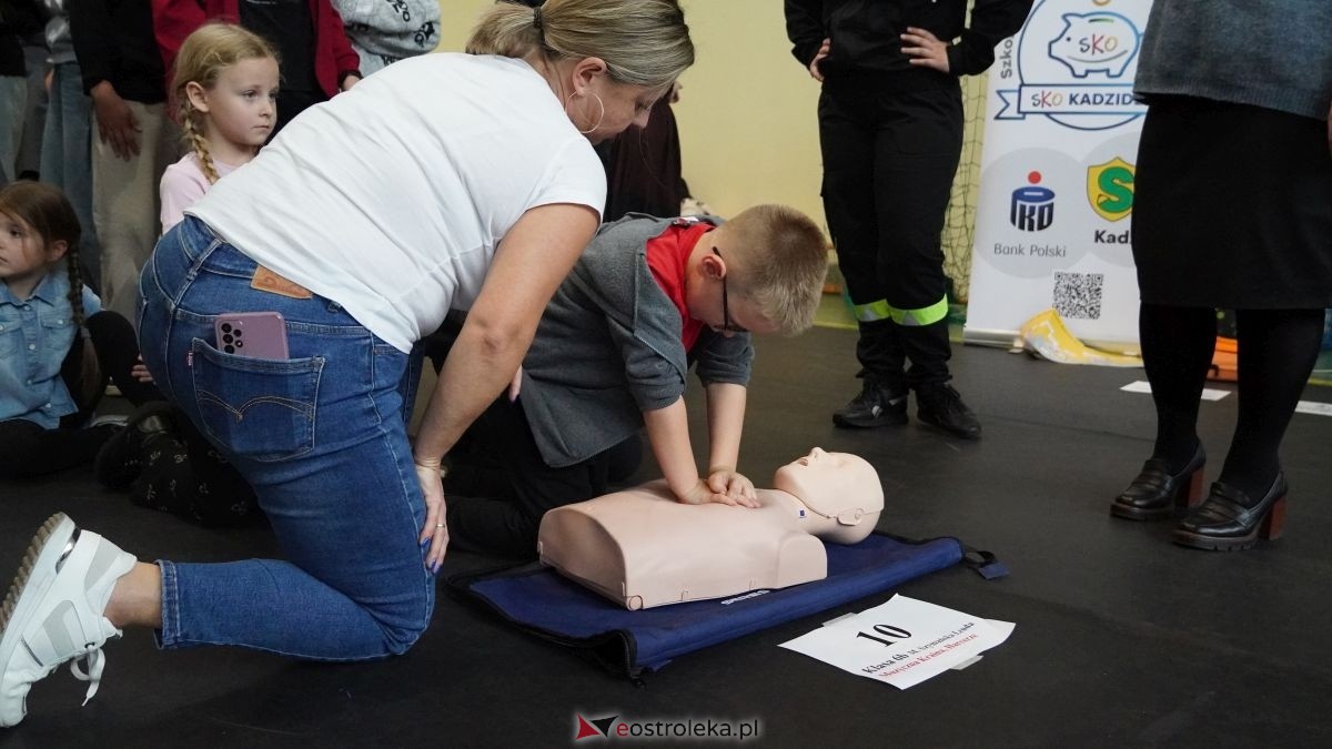 Kadzidło dołożyło swoją cegiełkę do ogólnopolskiego rekordu WOŚP! Lokalna społeczność uczyła się ratować życie z wielkim sercem [16.10.2025] - zdjęcie #42 - eOstroleka.pl