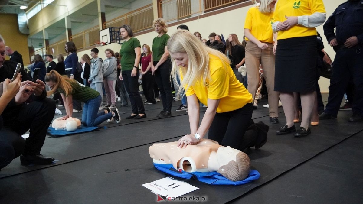 Kadzidło dołożyło swoją cegiełkę do ogólnopolskiego rekordu WOŚP! Lokalna społeczność uczyła się ratować życie z wielkim sercem [16.10.2025] - zdjęcie #38 - eOstroleka.pl