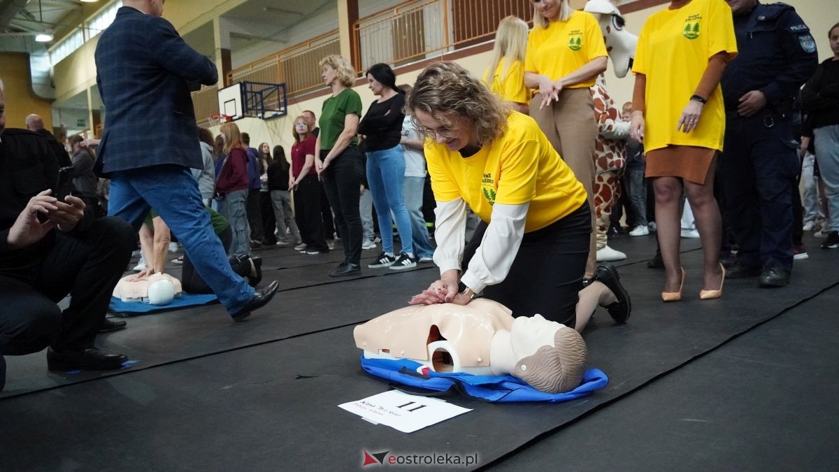 Kadzidło dołożyło swoją cegiełkę do ogólnopolskiego rekordu WOŚP! Lokalna społeczność uczyła się ratować życie z wielkim sercem [16.10.2025] - zdjęcie #35 - eOstroleka.pl