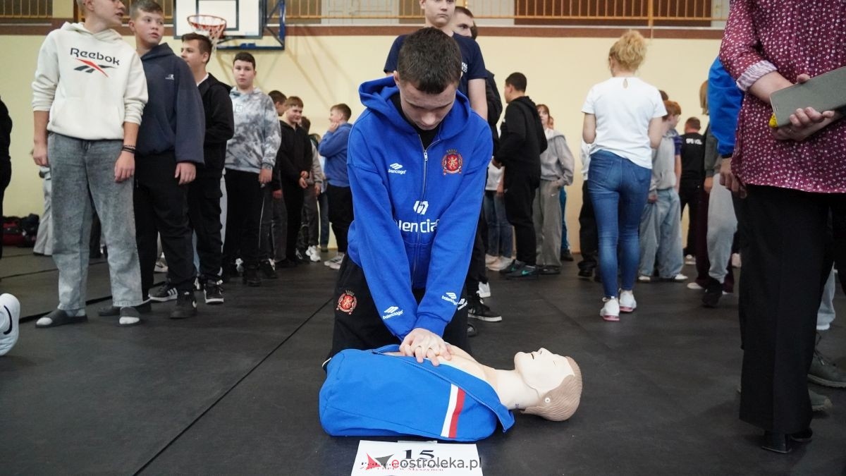 Kadzidło dołożyło swoją cegiełkę do ogólnopolskiego rekordu WOŚP! Lokalna społeczność uczyła się ratować życie z wielkim sercem [16.10.2025] - zdjęcie #33 - eOstroleka.pl