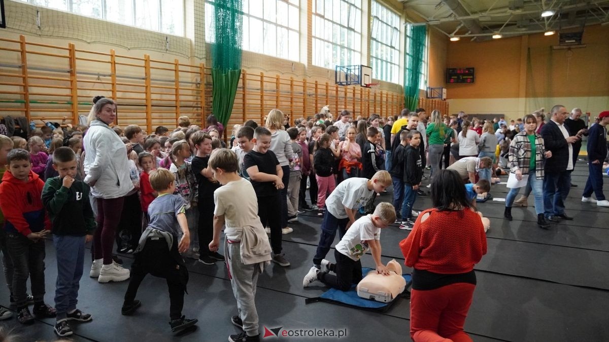 Kadzidło dołożyło swoją cegiełkę do ogólnopolskiego rekordu WOŚP! Lokalna społeczność uczyła się ratować życie z wielkim sercem [16.10.2025] - zdjęcie #29 - eOstroleka.pl