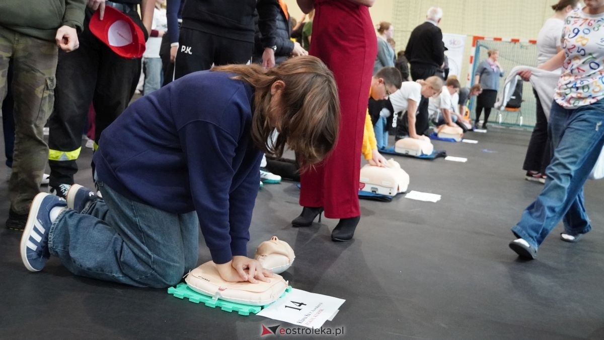 Kadzidło dołożyło swoją cegiełkę do ogólnopolskiego rekordu WOŚP! Lokalna społeczność uczyła się ratować życie z wielkim sercem [16.10.2025] - zdjęcie #28 - eOstroleka.pl