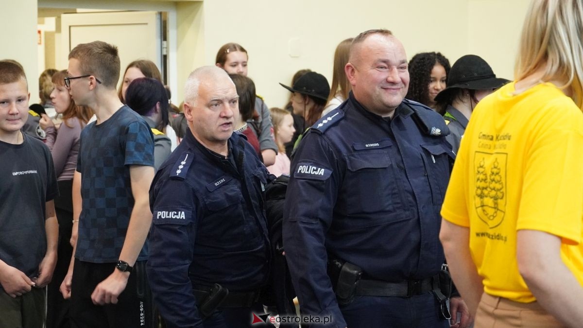 Kadzidło dołożyło swoją cegiełkę do ogólnopolskiego rekordu WOŚP! Lokalna społeczność uczyła się ratować życie z wielkim sercem [16.10.2025] - zdjęcie #19 - eOstroleka.pl