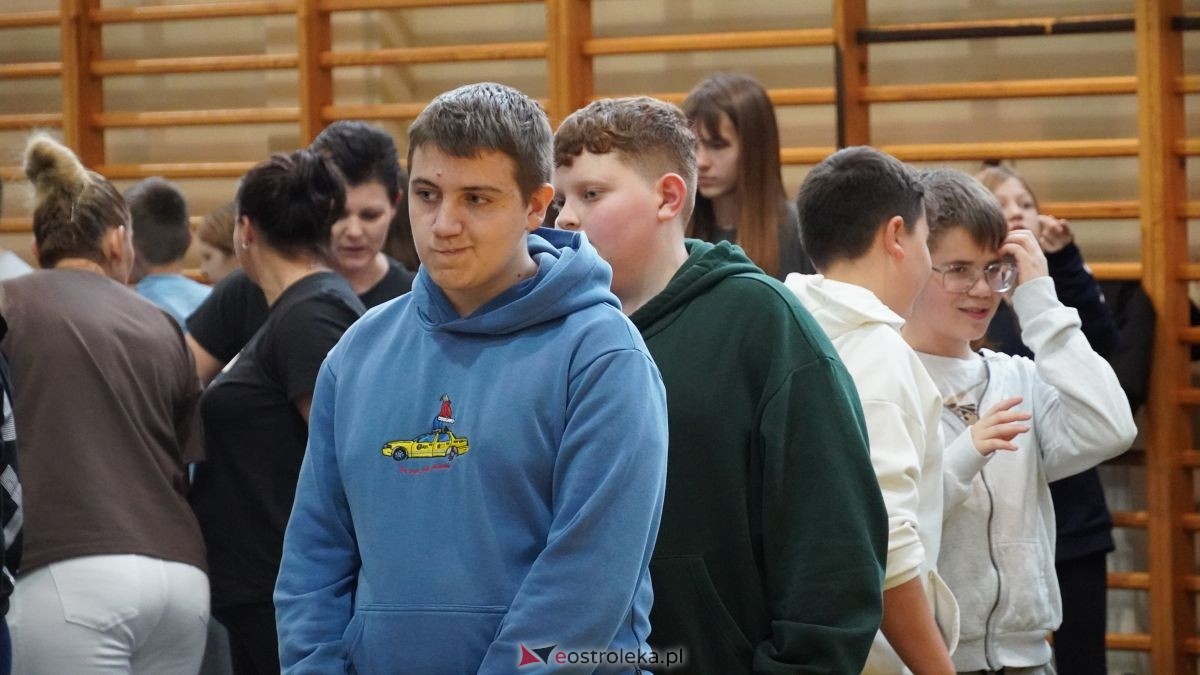 Kadzidło dołożyło swoją cegiełkę do ogólnopolskiego rekordu WOŚP! Lokalna społeczność uczyła się ratować życie z wielkim sercem [16.10.2025] - zdjęcie #17 - eOstroleka.pl