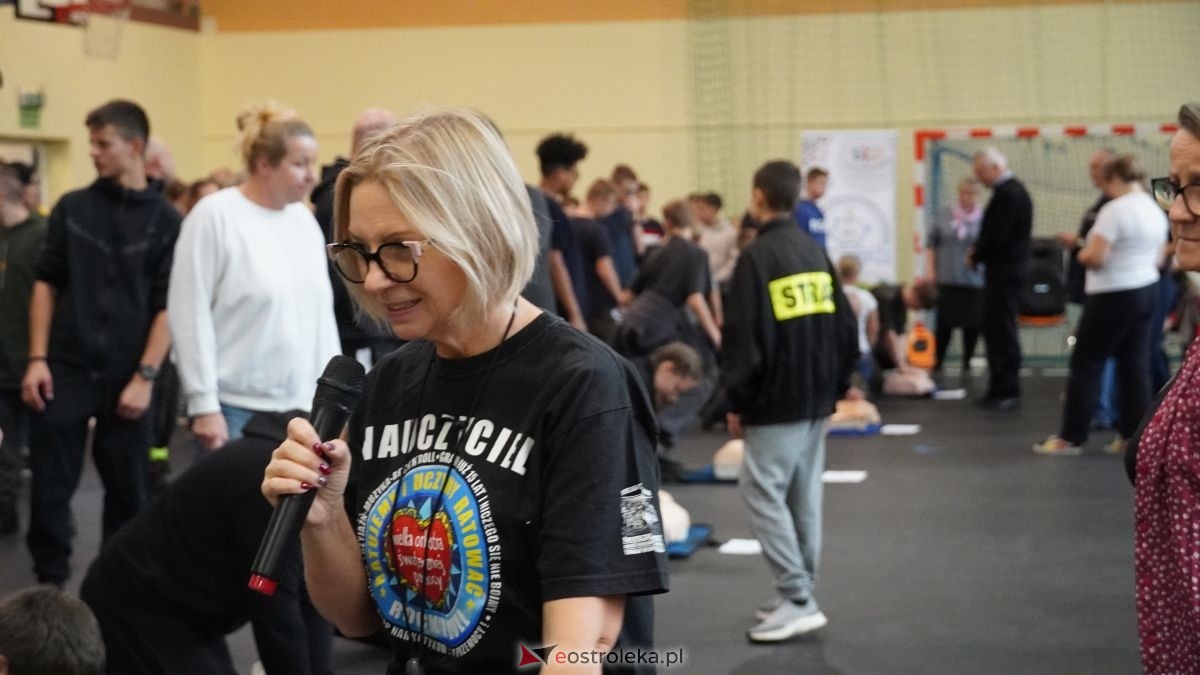 Kadzidło dołożyło swoją cegiełkę do ogólnopolskiego rekordu WOŚP! Lokalna społeczność uczyła się ratować życie z wielkim sercem [16.10.2025] - zdjęcie #15 - eOstroleka.pl