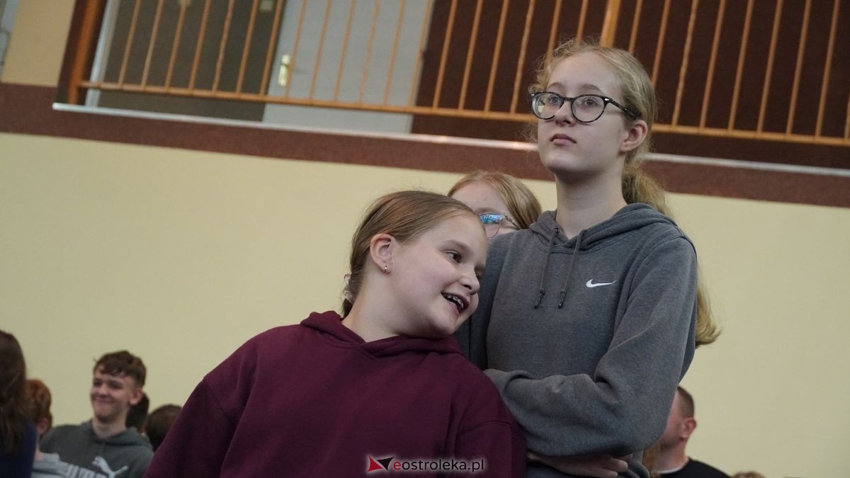 Kadzidło dołożyło swoją cegiełkę do ogólnopolskiego rekordu WOŚP! Lokalna społeczność uczyła się ratować życie z wielkim sercem [16.10.2025] - zdjęcie #6 - eOstroleka.pl