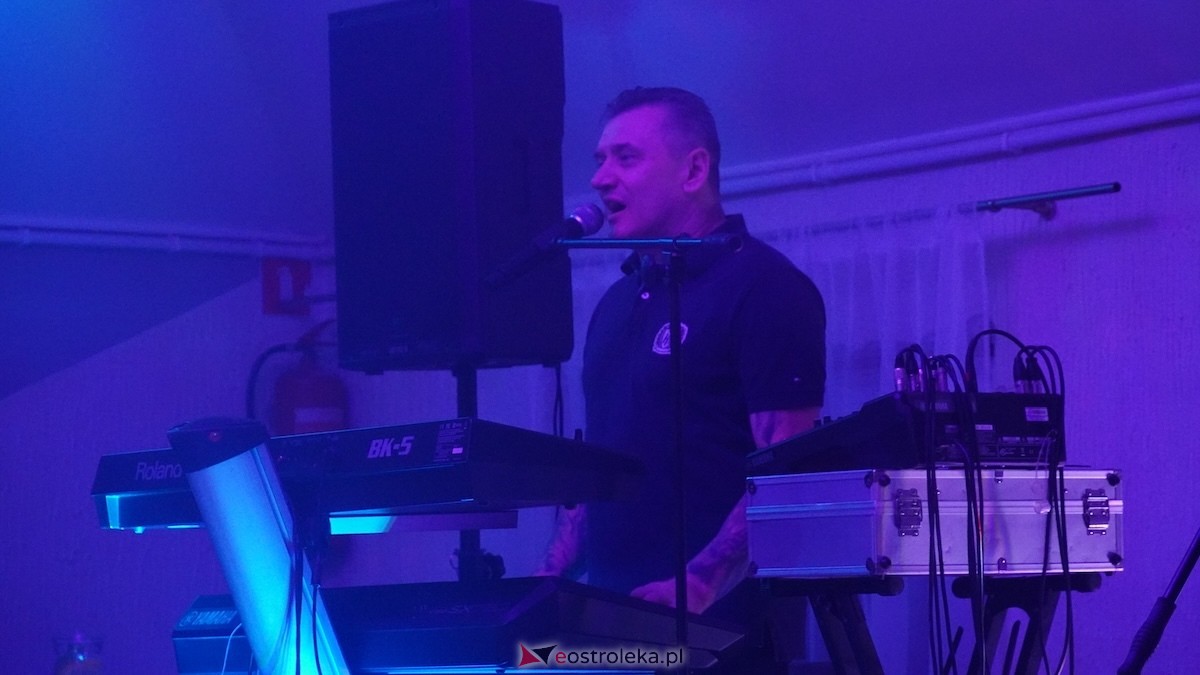 Potańcówka jak za dawnych lat i...  sto lat dla wójta Grali! Seniorzy rozgrzali parkiet w Zabielu [16.10.2025] - zdjęcie #26 - eOstroleka.pl