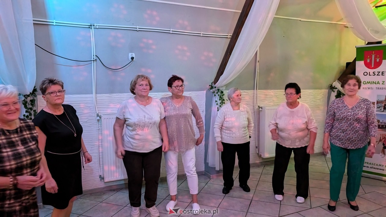 Potańcówka jak za dawnych lat i...  sto lat dla wójta Grali! Seniorzy rozgrzali parkiet w Zabielu [16.10.2025] - zdjęcie #40 - eOstroleka.pl