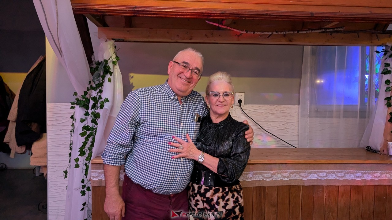 Potańcówka jak za dawnych lat i...  sto lat dla wójta Grali! Seniorzy rozgrzali parkiet w Zabielu [16.10.2025] - zdjęcie #35 - eOstroleka.pl