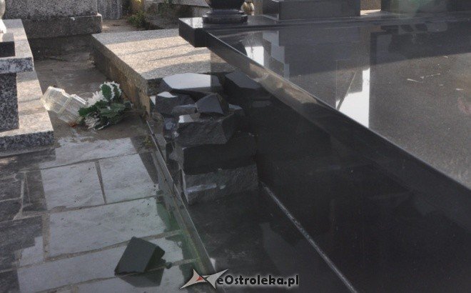 Wandal porozbijał nagrobki na cmentarzu w Rzekuniu. Straty są ogromne (26.X.2011) - zdjęcie #9 - eOstroleka.pl