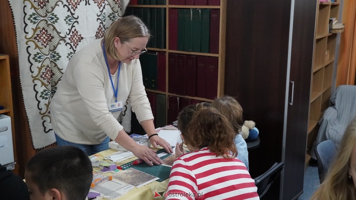 Noc bibliotek 2025: ogromny sukces Miejskiej Biblioteki Publicznej w Ostrołęce! [17.10.2025] - zdjęcie #72 - eOstroleka.pl