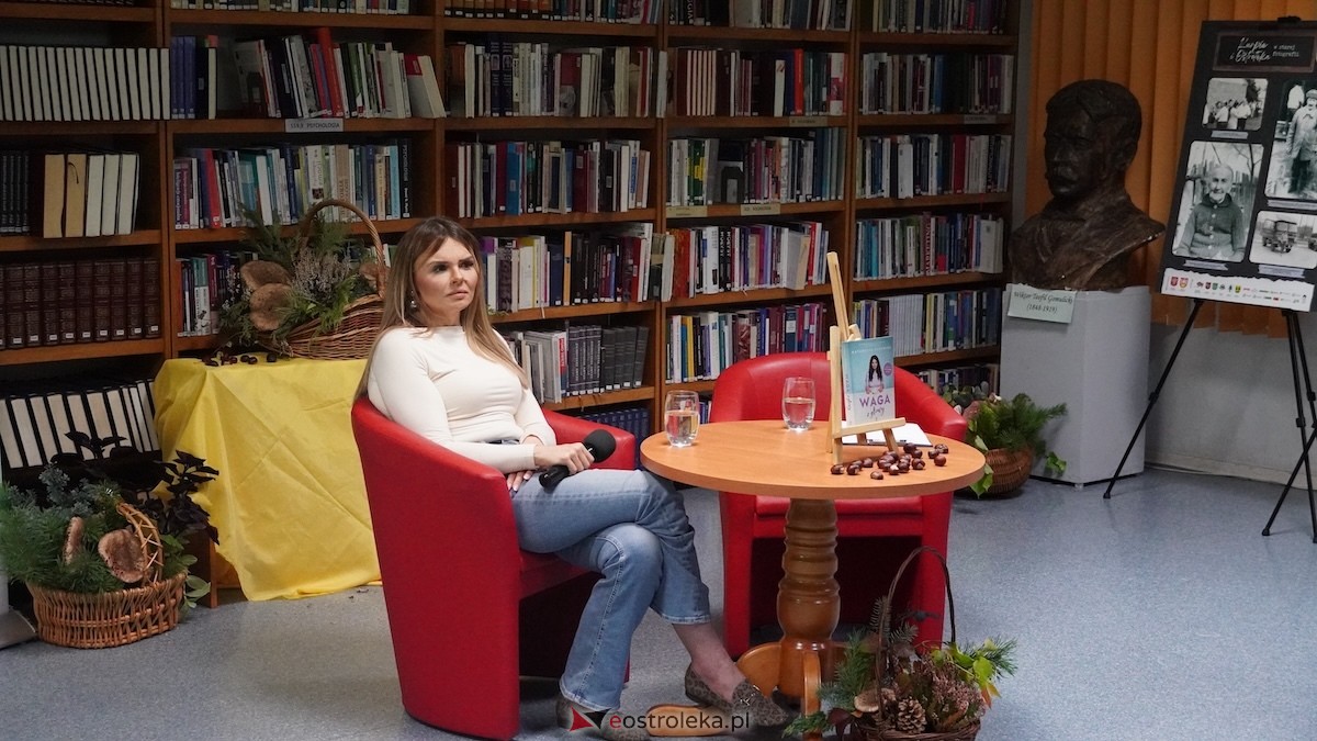 Noc bibliotek 2025: ogromny sukces Miejskiej Biblioteki Publicznej w Ostrołęce! [17.10.2025] - zdjęcie #69 - eOstroleka.pl