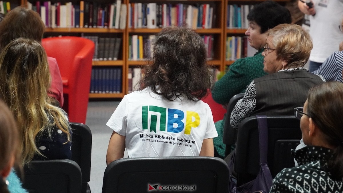 Noc bibliotek 2025: ogromny sukces Miejskiej Biblioteki Publicznej w Ostrołęce! [17.10.2025] - zdjęcie #67 - eOstroleka.pl