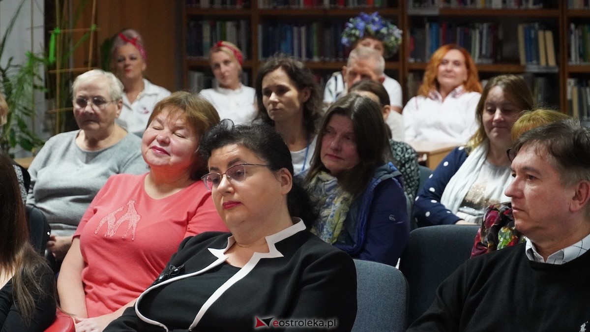 Noc bibliotek 2025: ogromny sukces Miejskiej Biblioteki Publicznej w Ostrołęce! [17.10.2025] - zdjęcie #61 - eOstroleka.pl