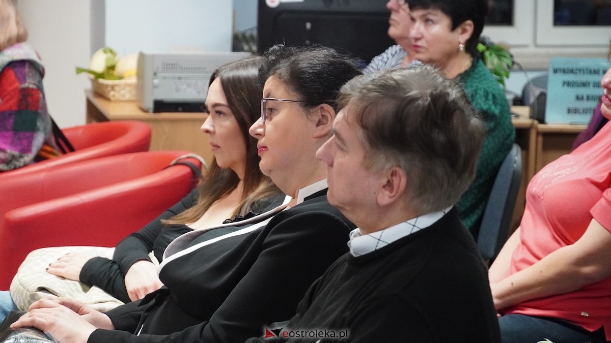 Noc bibliotek 2025: ogromny sukces Miejskiej Biblioteki Publicznej w Ostrołęce! [17.10.2025] - zdjęcie #60 - eOstroleka.pl
