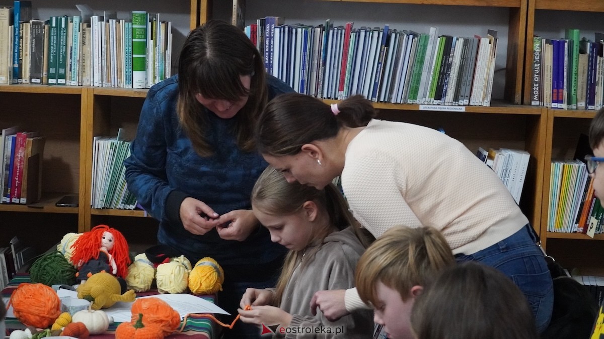 Noc bibliotek 2025: ogromny sukces Miejskiej Biblioteki Publicznej w Ostrołęce! [17.10.2025] - zdjęcie #47 - eOstroleka.pl