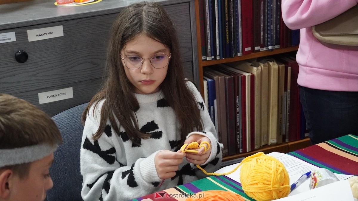 Noc bibliotek 2025: ogromny sukces Miejskiej Biblioteki Publicznej w Ostrołęce! [17.10.2025] - zdjęcie #45 - eOstroleka.pl