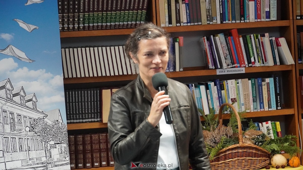 Noc bibliotek 2025: ogromny sukces Miejskiej Biblioteki Publicznej w Ostrołęce! [17.10.2025] - zdjęcie #21 - eOstroleka.pl