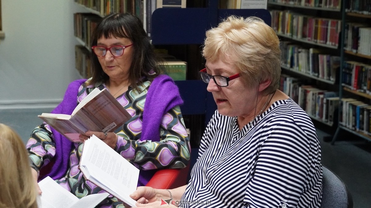Noc bibliotek 2025: ogromny sukces Miejskiej Biblioteki Publicznej w Ostrołęce! [17.10.2025] - zdjęcie #8 - eOstroleka.pl