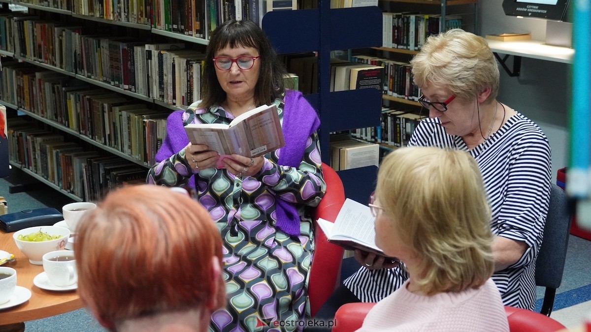 Noc bibliotek 2025: ogromny sukces Miejskiej Biblioteki Publicznej w Ostrołęce! [17.10.2025] - zdjęcie #5 - eOstroleka.pl