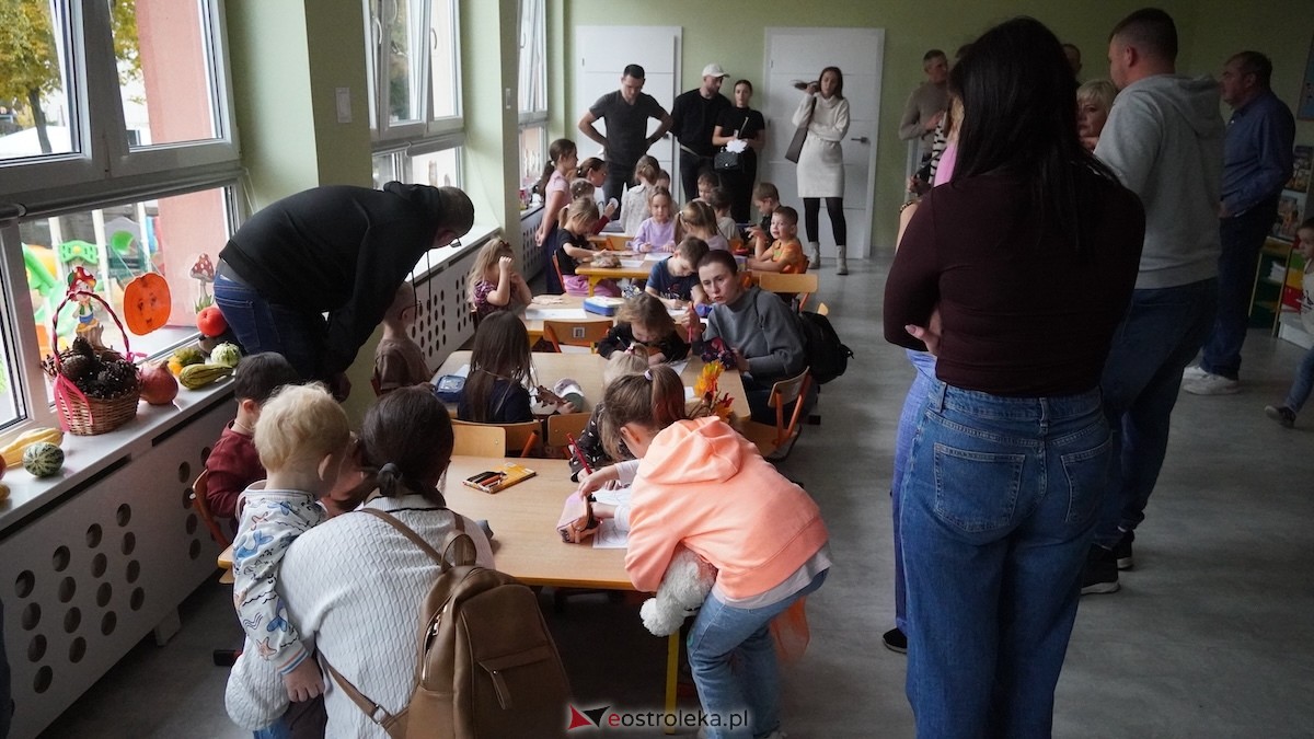 Przedszkole Miejskie nr 8 Kraina Radości powitało jesień! [17.10.2025] - zdjęcie #50 - eOstroleka.pl