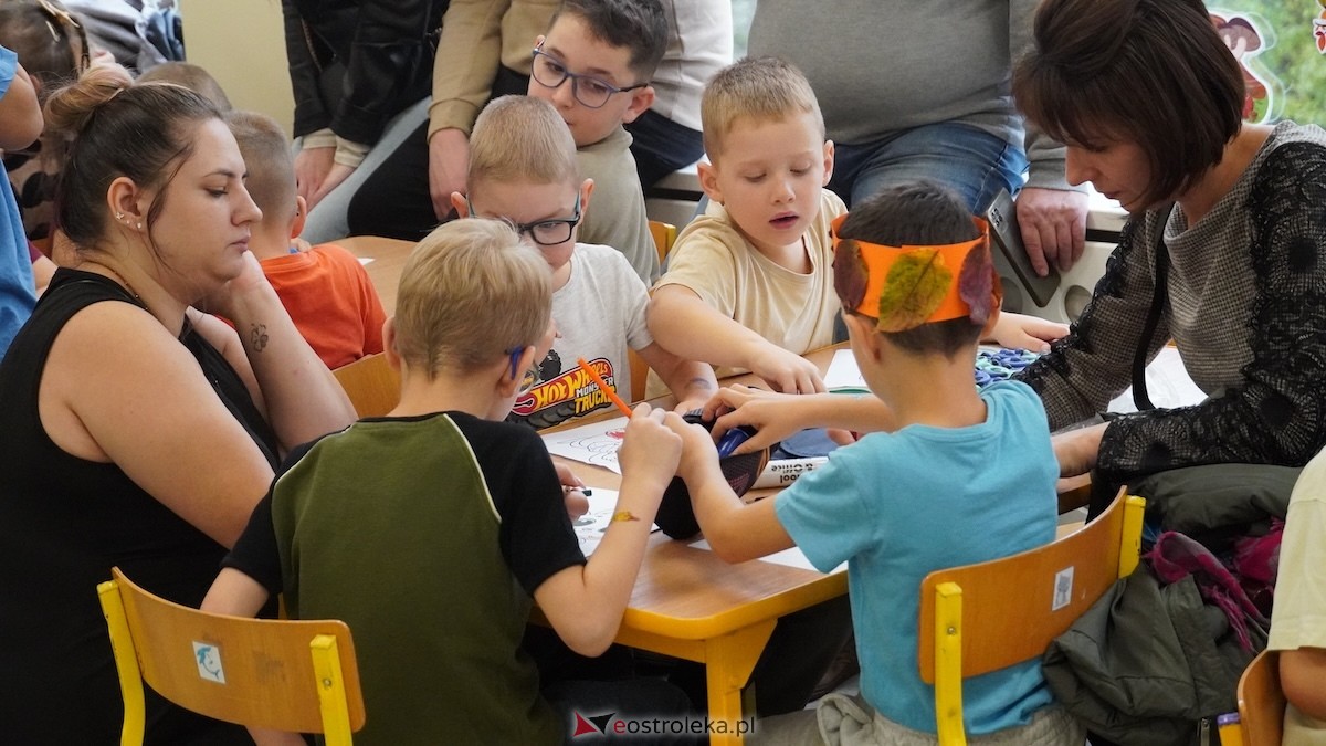 Przedszkole Miejskie nr 8 Kraina Radości powitało jesień! [17.10.2025] - zdjęcie #42 - eOstroleka.pl