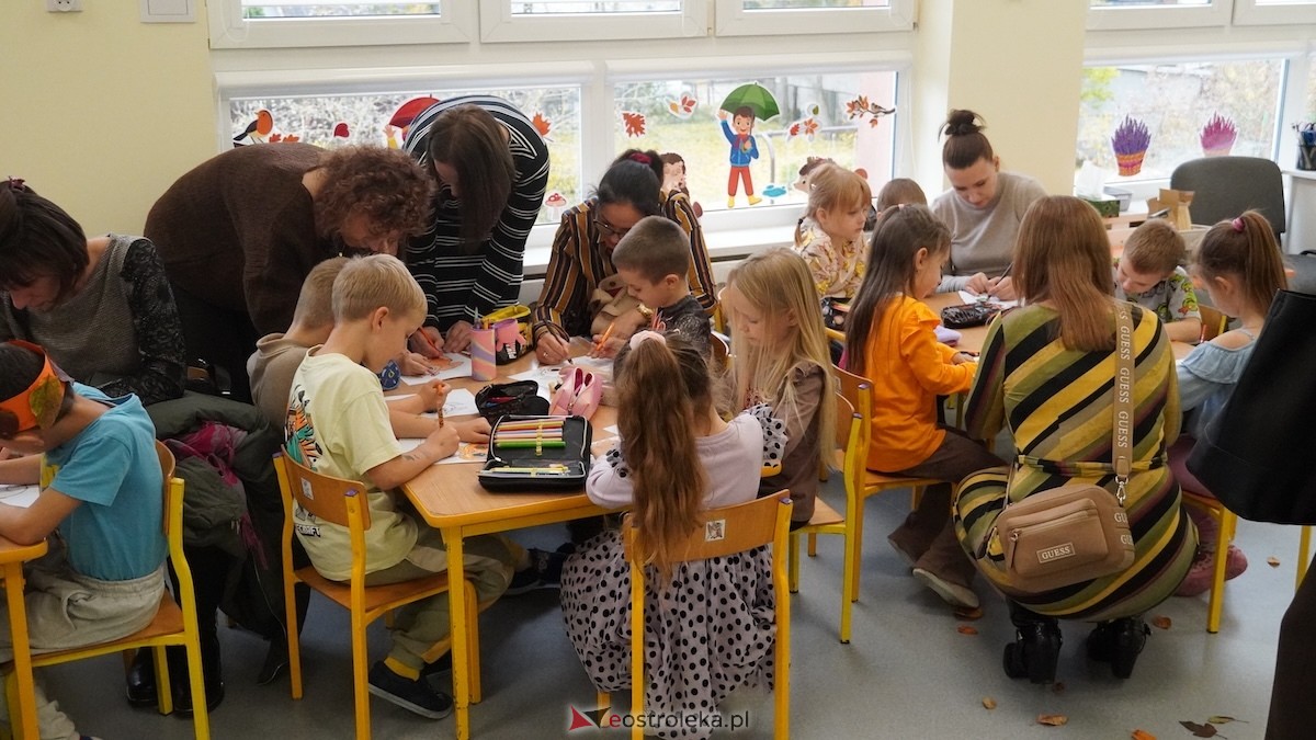 Przedszkole Miejskie nr 8 Kraina Radości powitało jesień! [17.10.2025] - zdjęcie #40 - eOstroleka.pl