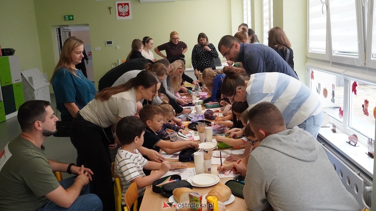 Przedszkole Miejskie nr 8 Kraina Radości powitało jesień! [17.10.2025] - zdjęcie #32 - eOstroleka.pl