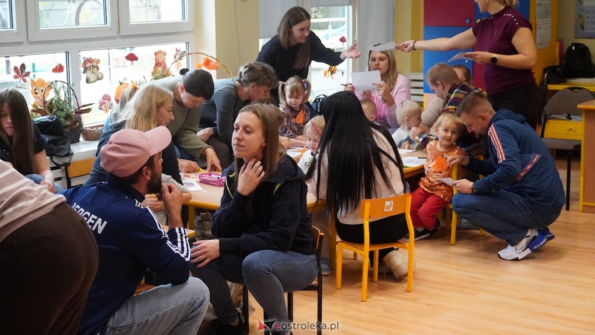 Przedszkole Miejskie nr 8 Kraina Radości powitało jesień! [17.10.2025] - zdjęcie #16 - eOstroleka.pl