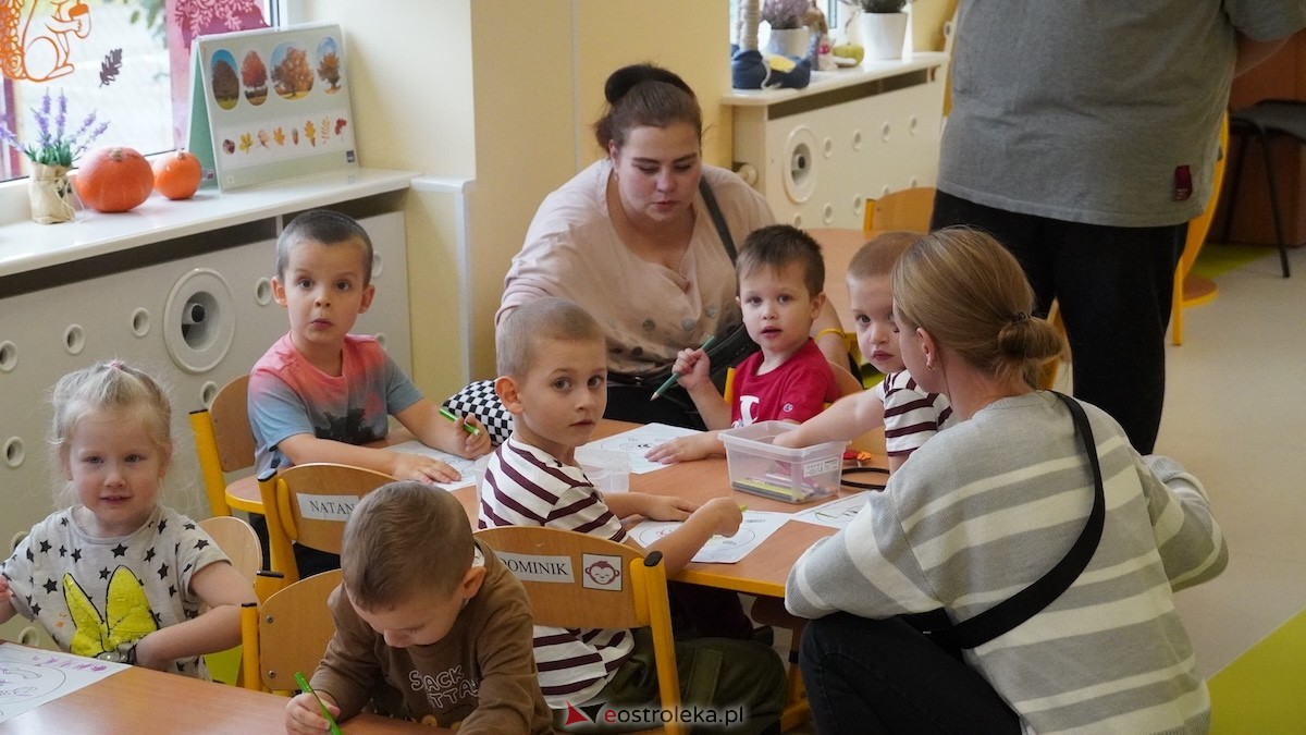 Przedszkole Miejskie nr 8 Kraina Radości powitało jesień! [17.10.2025] - zdjęcie #13 - eOstroleka.pl