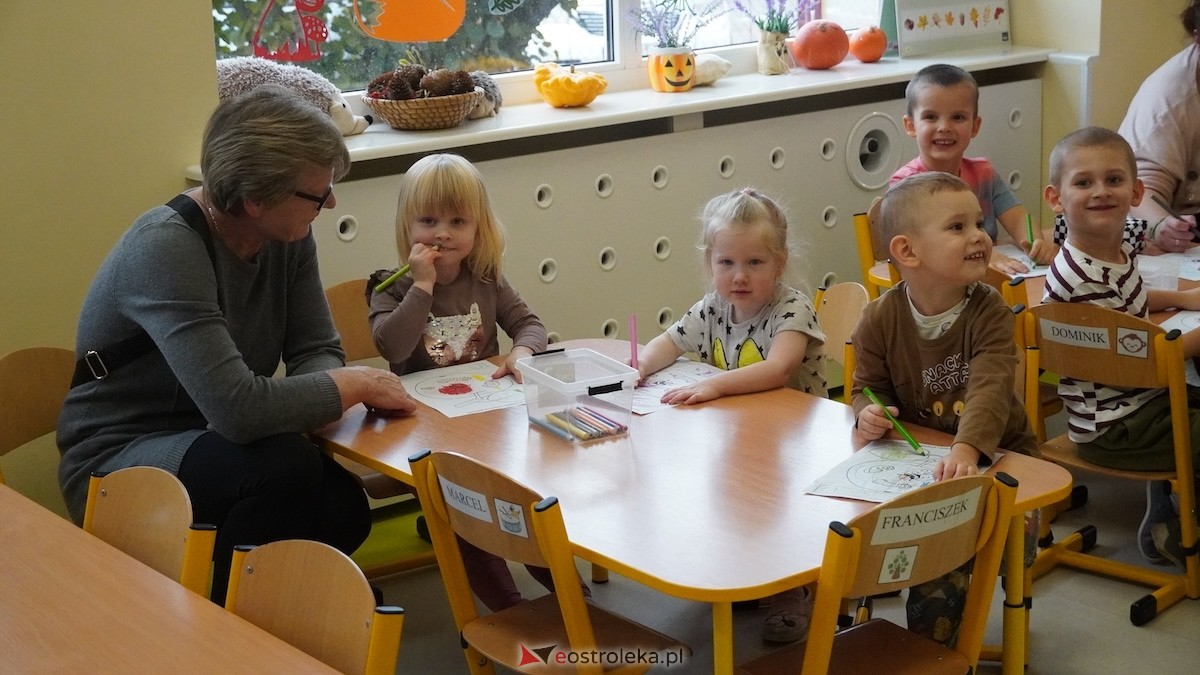 Przedszkole Miejskie nr 8 Kraina Radości powitało jesień! [17.10.2025] - zdjęcie #11 - eOstroleka.pl