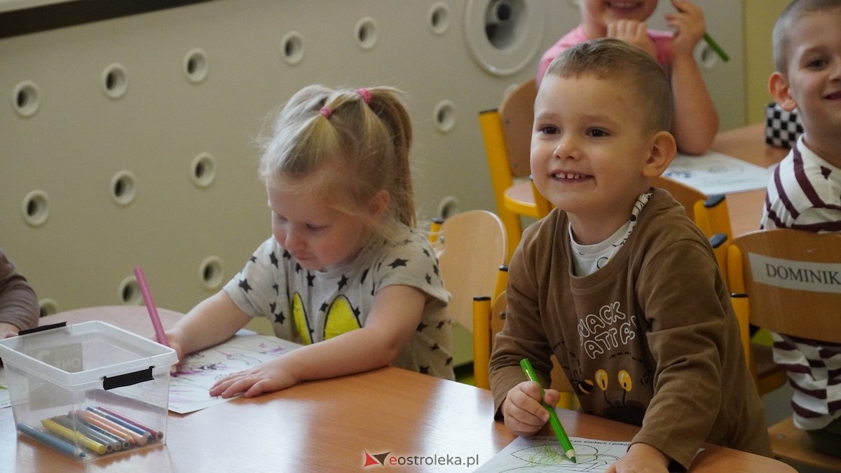 Przedszkole Miejskie nr 8 Kraina Radości powitało jesień! [17.10.2025] - zdjęcie #9 - eOstroleka.pl