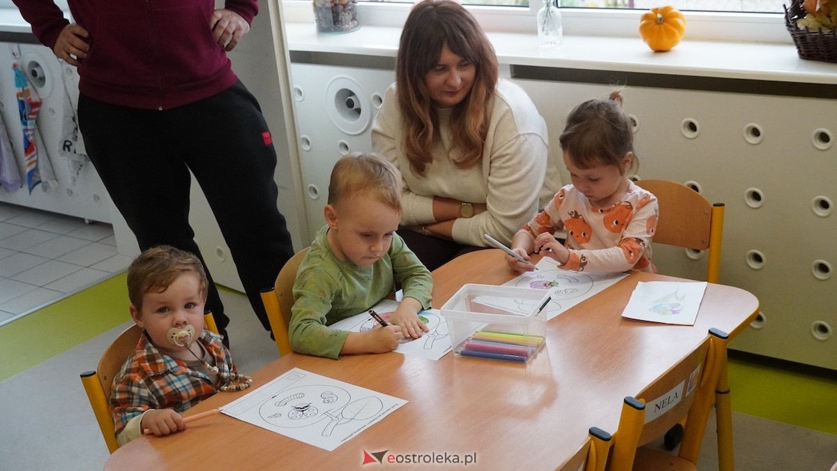 Przedszkole Miejskie nr 8 Kraina Radości powitało jesień! [17.10.2025] - zdjęcie #6 - eOstroleka.pl