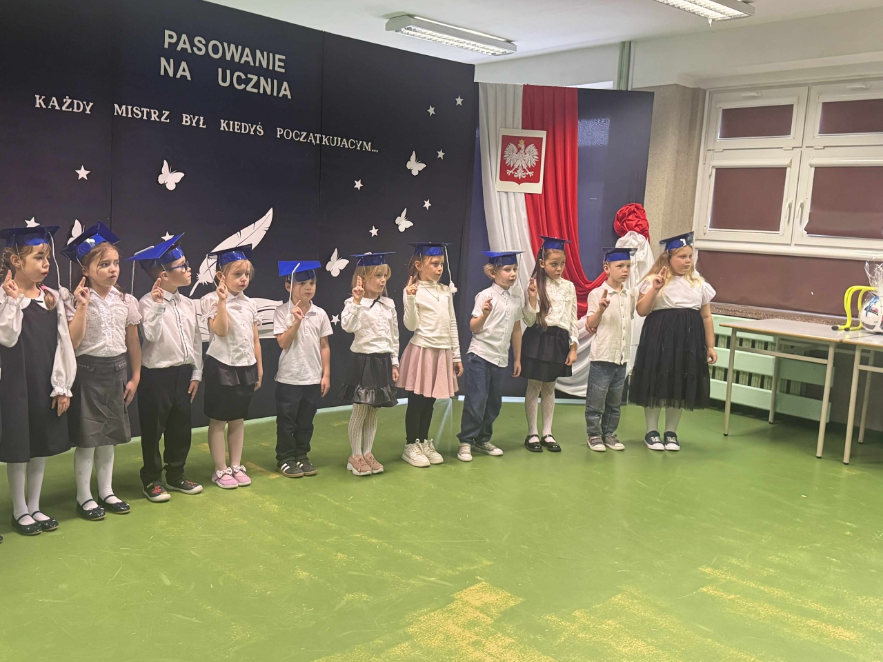 Pasowanie na ucznia w SP 10 w Ostrołęce 2025 - zdjęcie #54 - eOstroleka.pl