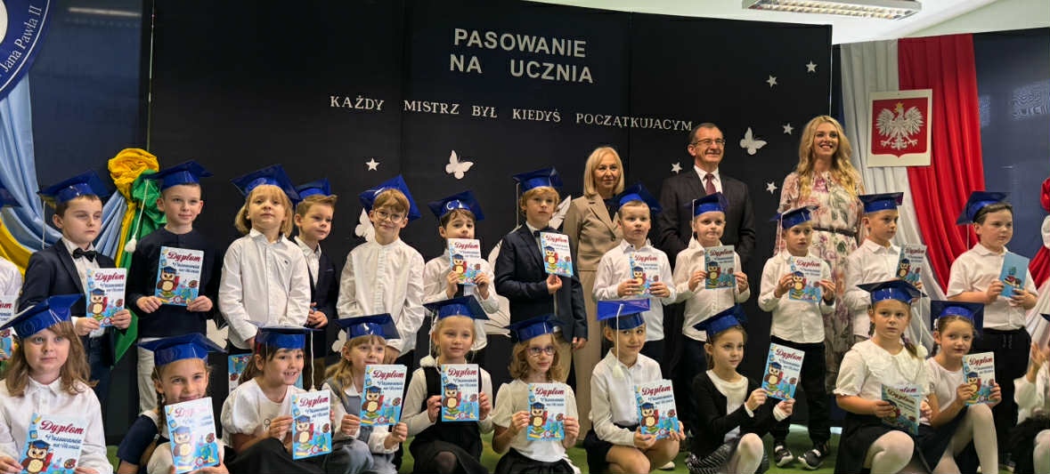 Pasowanie na ucznia w SP 10 w Ostrołęce 2025 - zdjęcie #53 - eOstroleka.pl