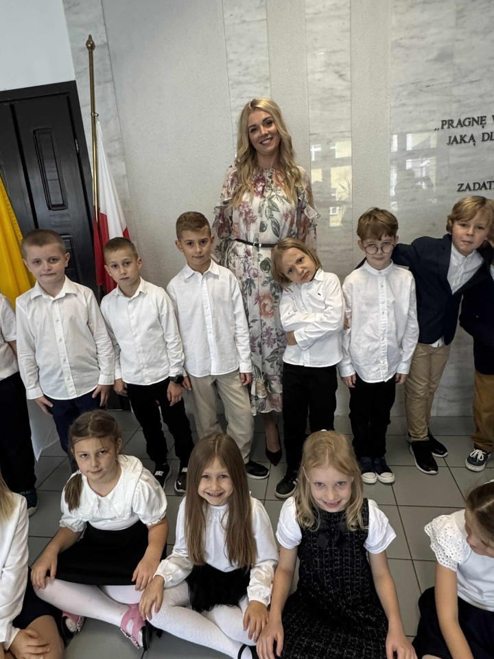 Pasowanie na ucznia w SP 10 w Ostrołęce 2025 - zdjęcie #46 - eOstroleka.pl