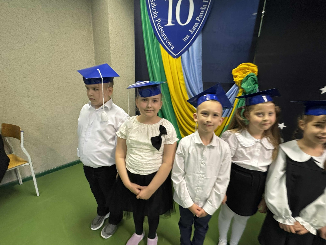 Pasowanie na ucznia w SP 10 w Ostrołęce 2025 - zdjęcie #33 - eOstroleka.pl